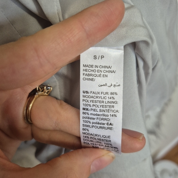 White House Black Market Gray Faux Fur Sleeveless Vest – Size S - Picture 5 of 6